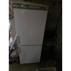 Frigidaire cave